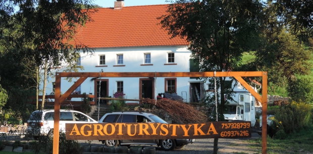 Dom (widok od strony drogi)